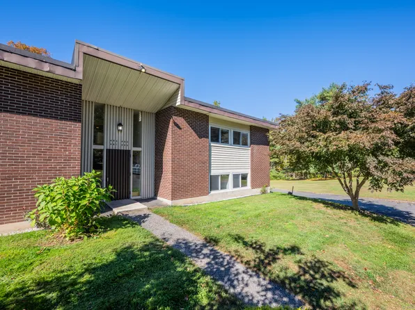 229 Bacon Pond Road APT 454, Woodbury, CT 06798