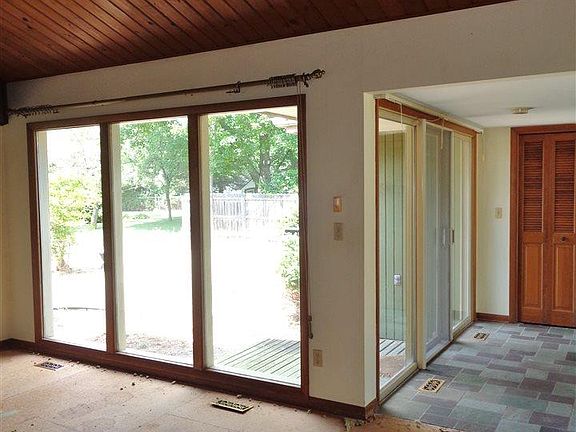 5th image of 420 Harrow Ln