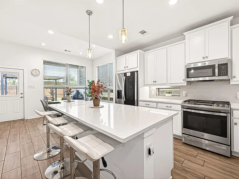 7019 Snow Finch Ln — Photo 11