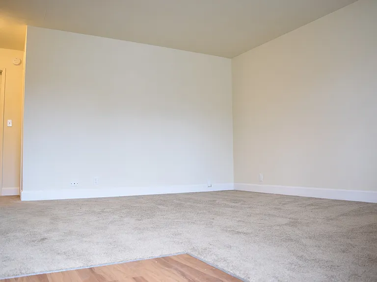 Sixpack Apartments — Photo 2