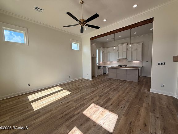 2nd image of 104 Fountain Meadow Dr
