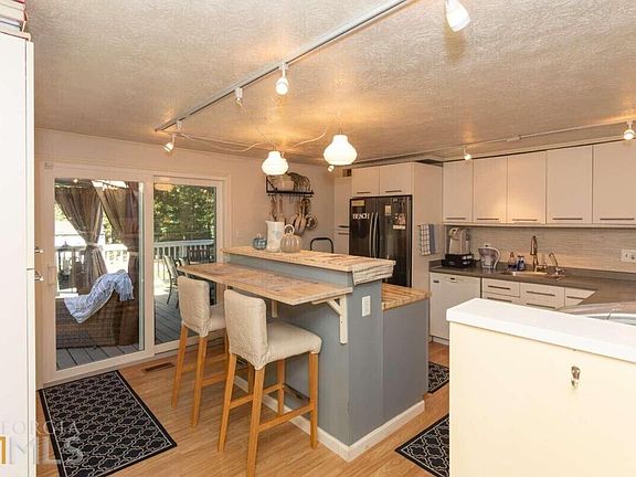4th image of 3296 Sunderland Dr