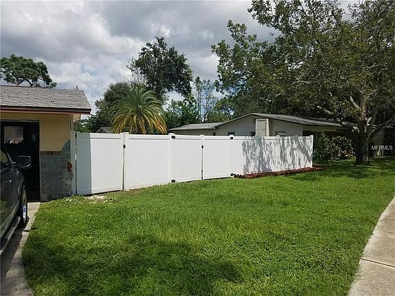 4th image of 8595 Gardenia Dr