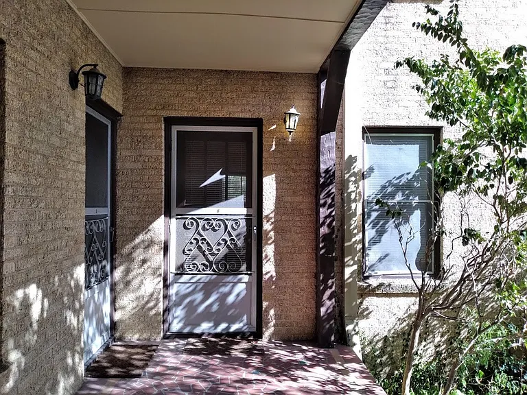 127 W Craig Pl — Photo 3