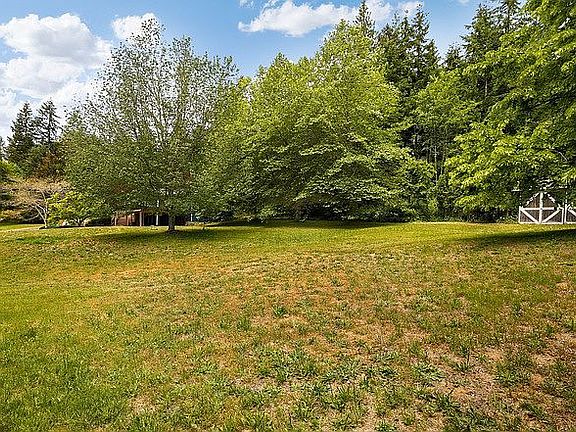 4th image of 8089 NE Bayberry Ln