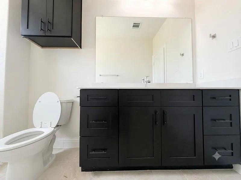 1 bed, 1.0 bath, 2600 sqft, $600 — Photo 4