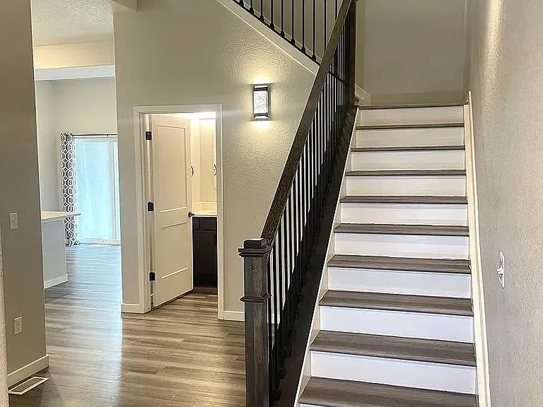 2828 Straus Ln — Photo 4
