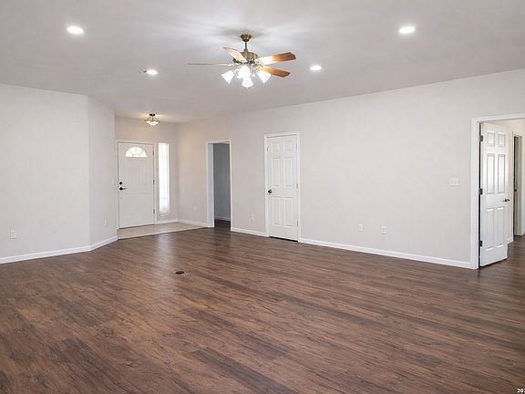 3rd image of 660 Oak Valley Dr