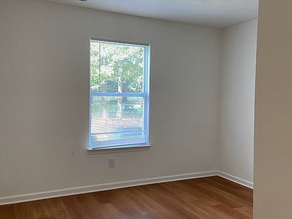 4th image of 428 Acorn Grove Ln #G