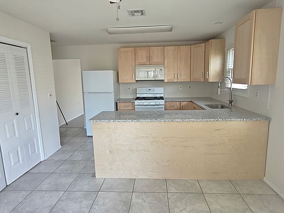 3rd image of 52 Santo Domingo Dr