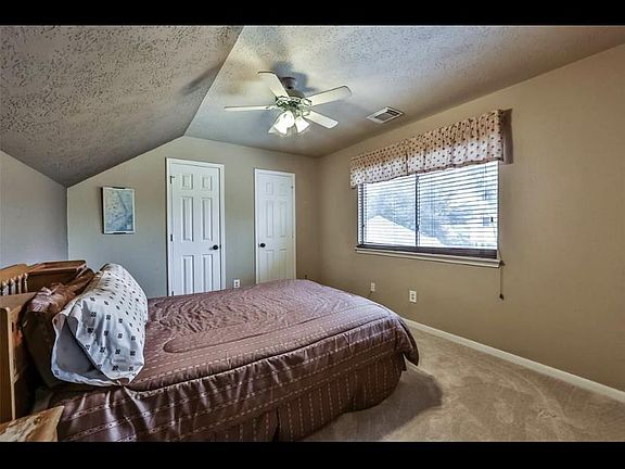 5th image of 318 Cheddington Dr