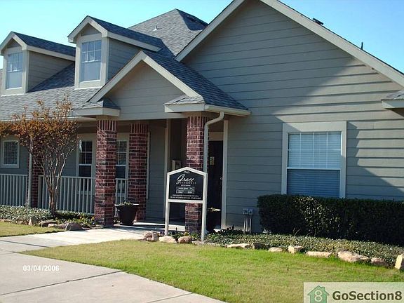 3rd image of 1212 Grace Cir