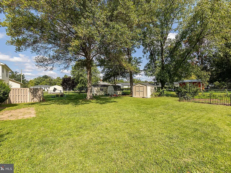 210 Summit Ave — Photo 3