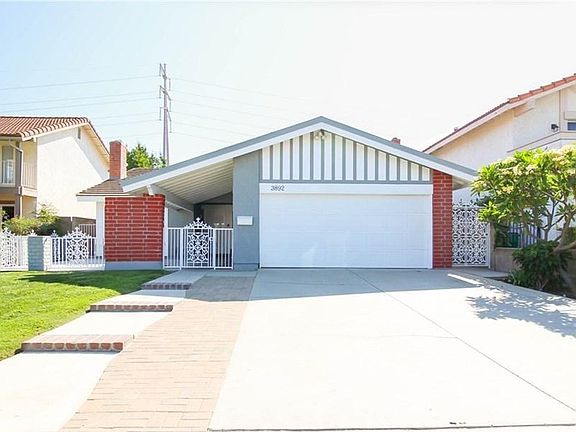 2nd image of 3892 Blackthorn St