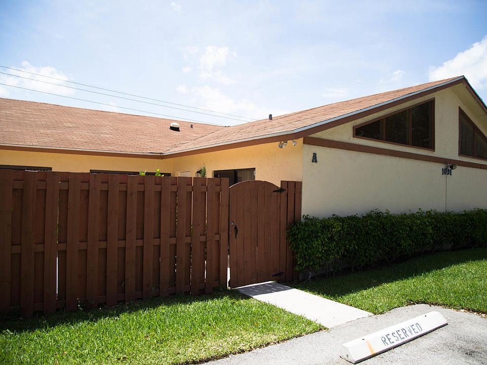 1st image of 1091 Summit Place Cir APT A
