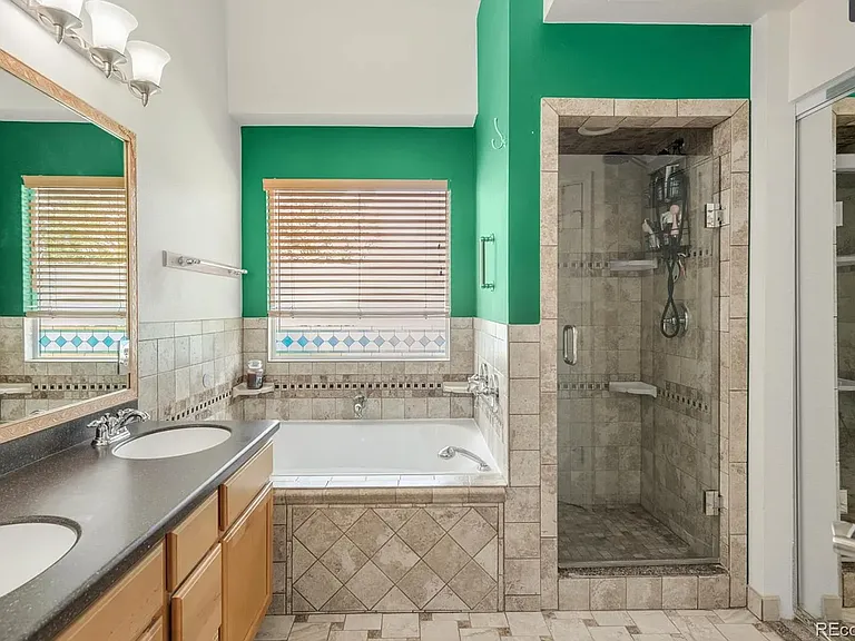 1510 S De Gaulle Cir — Photo 37