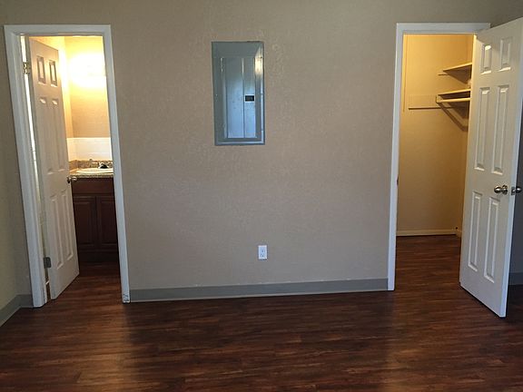 5th image of 4723-4729 S 30th St