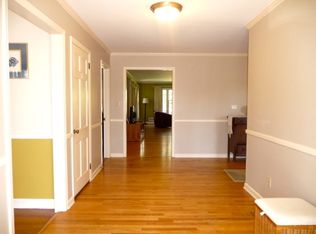 1440 Poinsett Dr, Chapel Hill, NC 27517