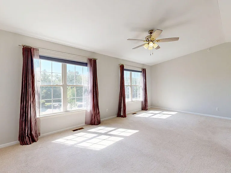 1908 Lindsay Ln — Photo 24