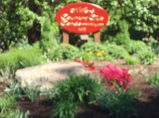 18 Country Club Ln #D, Milford, MA 01757