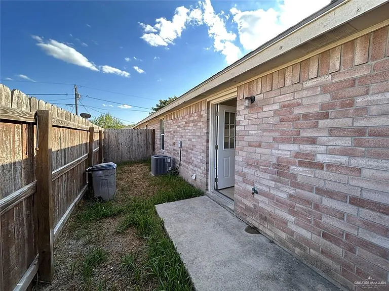 315 W Albatross Ave #A — Photo 13