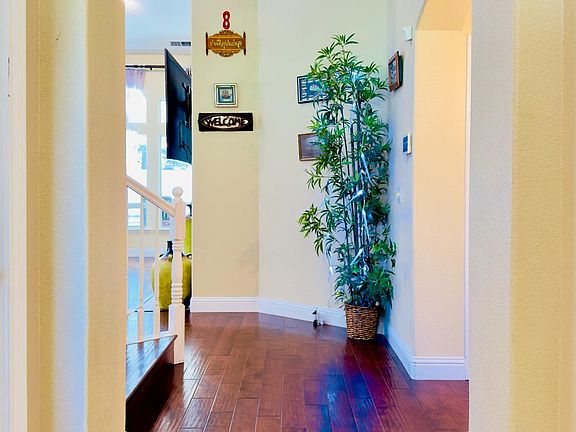 5th image of 1555 E Emerald Ave