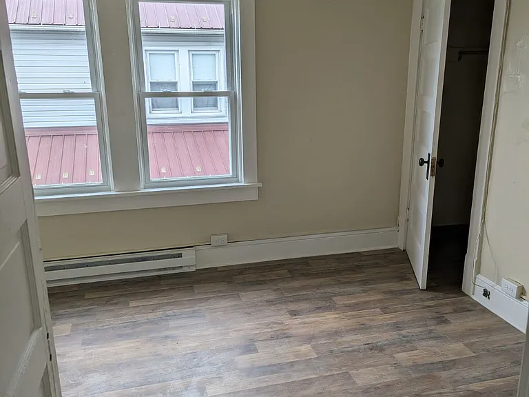 604 Ackley St — Photo 12