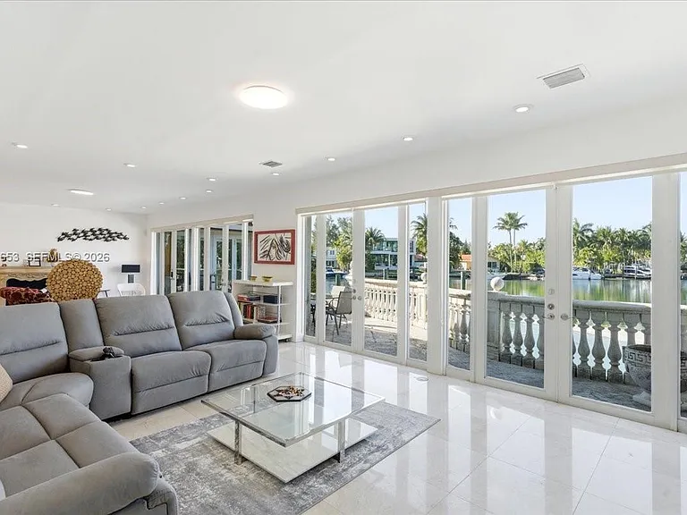 1249 Biscaya Dr — Photo 13