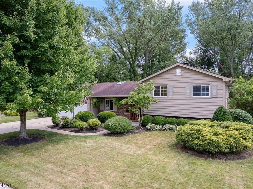 1st image of 26931 Adele Ln