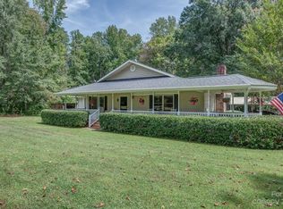 734 Riddle Mill Rd, Clover, SC 29710