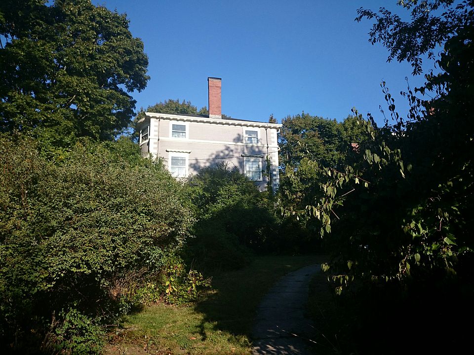 2nd image of 21 Hawthorn Rd