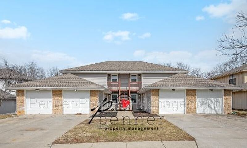 1st image of 1032D NE Lindsay Ave
