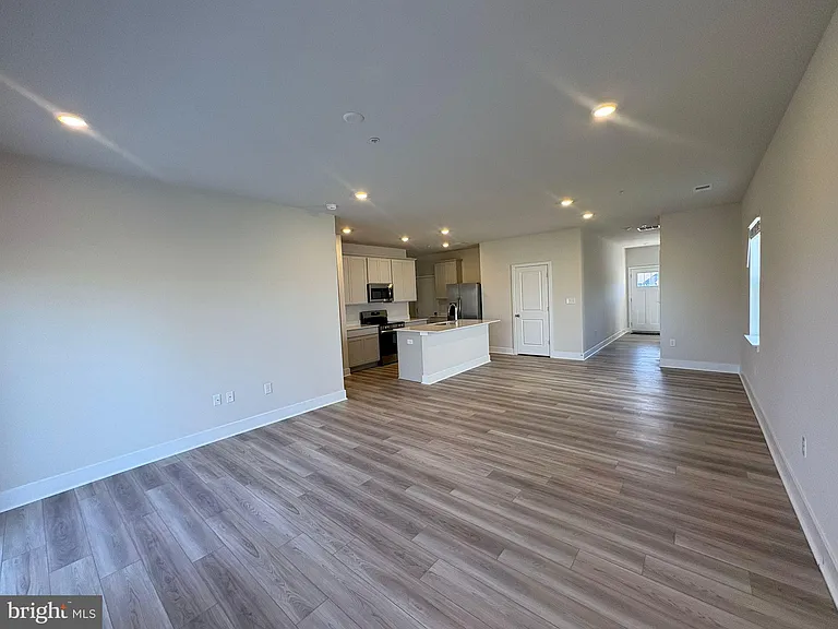 1684 Lake Placid Dr — Photo 4