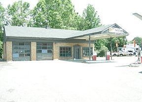 1st image of 1709 E Dixon Blvd