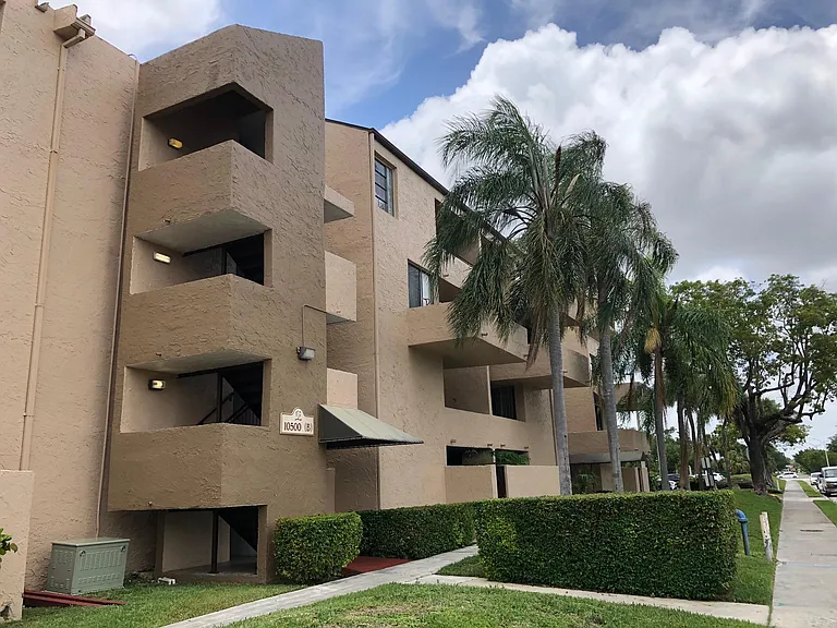 10500 SW 108th Ave #B303 — Photo 12