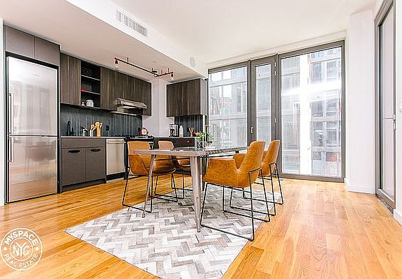 3rd image of 123 Melrose St #922