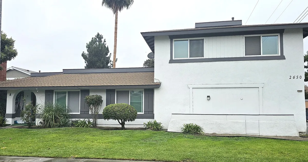 Building Photo - 2650 E Park Ln
