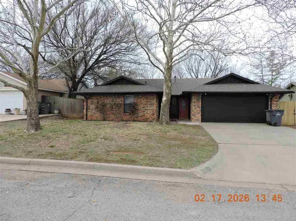 2408 NE 35th St, Lawton, OK 73507