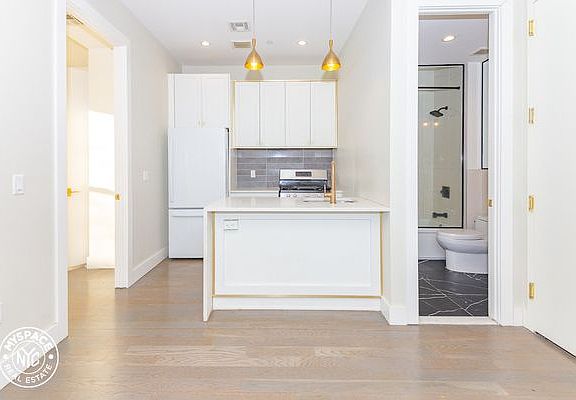 2nd image of 162 Stuyvesant Ave #8F