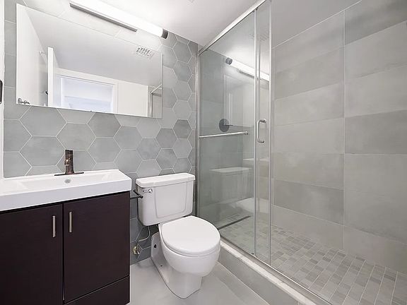 5th image of 298 Mulberry St APT 2B