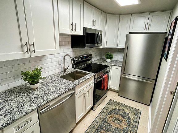 2nd image of 2205 Arapahoe Ave APT 12