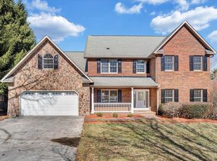 105 Court Ln, Blacksburg, VA 24060