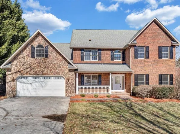 105 Court Ln, Blacksburg, VA 24060