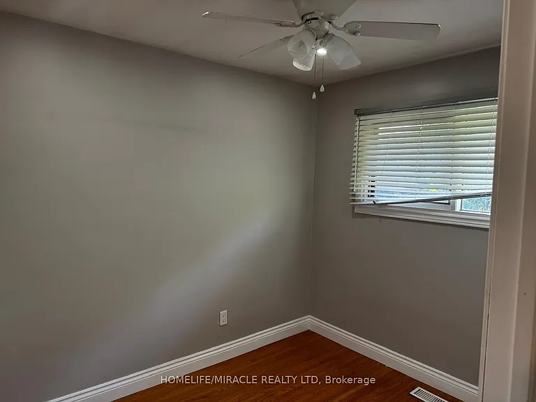 920 Willowdale Ave — Photo 12