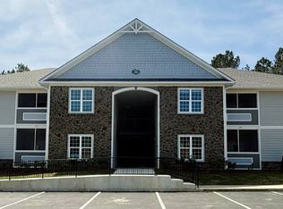 188 Gallery Dr, Spring Lake, NC 28390