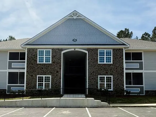 188 Gallery Dr, Spring Lake, NC