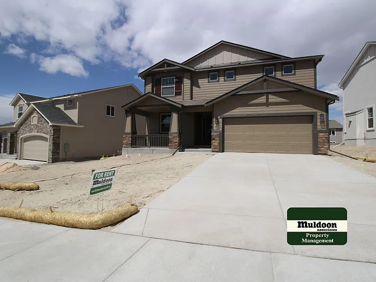1070 Rambling Oak Dr — Photo 13