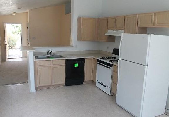 3rd image of 9828 Lauren Ave SW