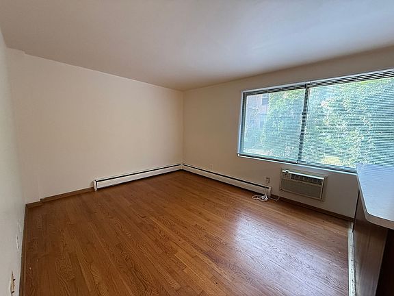 3rd image of 1441 N Franklin Pl APT 23