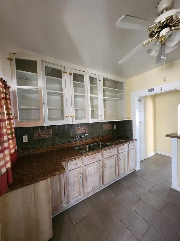 2 bed, 1.0 bath, 924 sqft, $1,100 — Photo 3